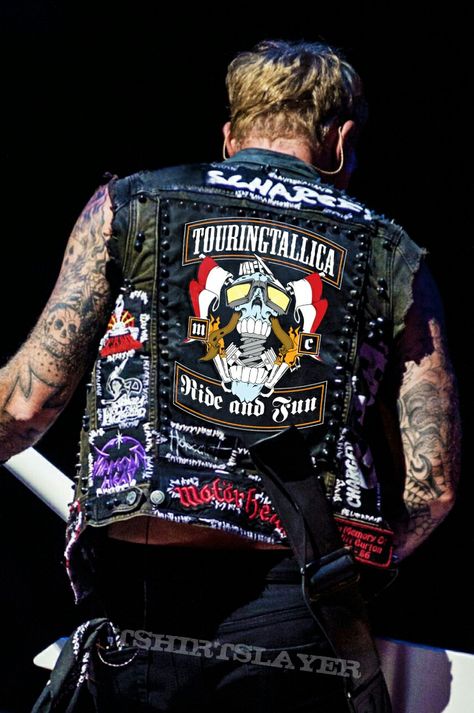 vest edit by me #jameshetfield #metallica #vest #backpatch Metalhead Outfits, Battle Vest Ideas, Battle Jacket Ideas, Metal Vest, Diy Vest, Heavy Metal Style, Rocker Fashion, Rock Clothes, Punk Fashion Diy