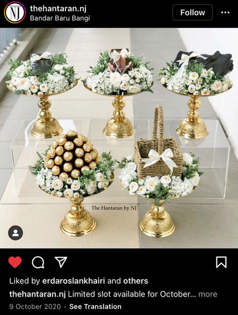 Dulang Hantaran Ideas Trays, Gubahan Hantaran Tunang, Hantaran Chocolate, Shirni Tray, Dulang Hantaran Ideas, Hantaran Ideas, Dulang Hantaran, Store Packaging, Wedding Gift Hampers