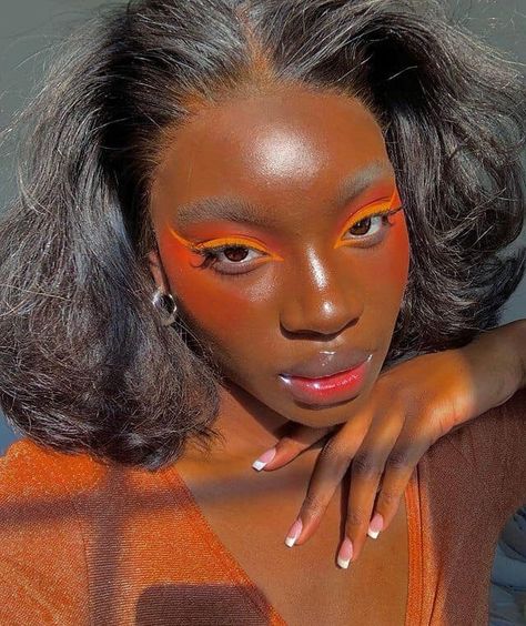 Orange makeup inspo 😍 #makeupinspo #orangemakeup Orange Eyeshadow Looks, Sunset Makeup, Orange Makeup, Bold Makeup Looks, Carnival Makeup, Sunset Vibes, Makeup For Black Skin, Eyeshadow Base, Cool Makeup Looks