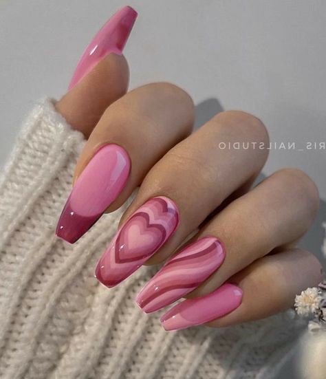 The latest nail style trend to hit Instagram is a creative way to celebrate the season. Users are uploading images of nails painted to look like the knit sweaters that are perfect for this time of the year.  . Ongles Beiges, Brown Acrylic Nails, Valentine Nails, Colorful Nails, Beige Nails, Classy Acrylic Nails, Acrylic Nails Coffin Short, Short Acrylic Nails Designs, Brown Nails