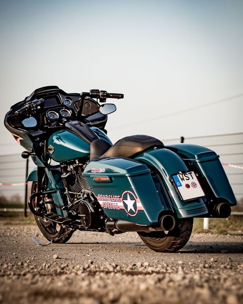 The Picture is showing the back of a Harley Davidson Motorcycle. The Model is called Road Glide Special, the color is billiard teal. Screaming Eagle, Road Glide Special, Harley Davidson Road Glide, Motorcycle Photography, Road Glide, More Pictures, Harley Davidson, Motorcycles, Bike