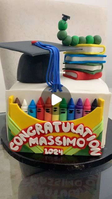 Katy Loves Cakes Miami on Instagram: "Kindergarten Graduation Cake!!!❤️🥇🎓🎂🥳  ☎️ (786)318-4354 . 10 servings 6” . . . #katylovescakesmiami #fondantcake #cakesmiami #westkendallbakery #customcakes #cakesfondant #miamiquinces #pastelespersonalizados #limaperu  #birthdaycakes  #cakeofinstagram #buttercreamcake #giftcake  #miamicustomcakes #kendallcake #cake #cakes #miamicakes #kendallcakes #customcake #customcakesmiami #cakeideas #hercake #cakegraduation #kidscake #graduationcakes #cakedegraduación #graduationcake #kindergartengraduation #kindergartencakes" Kindergarten Graduation Cake, Graduation Cake, Kindergarten Graduation, Gift Cake, Graduation Cakes, Love Cake, Buttercream Cake, Fondant Cake, Kids Cake