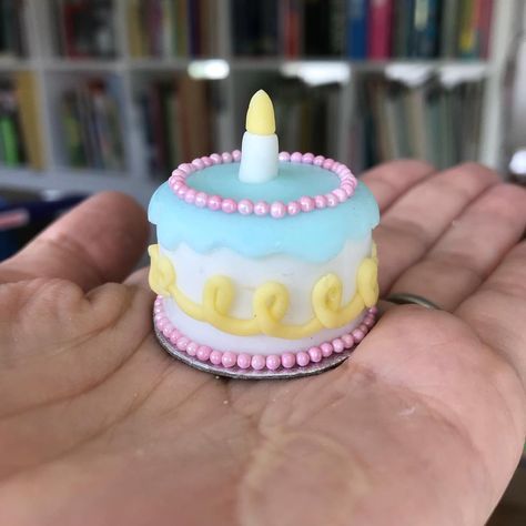 NATACAKE on Instagram: “My smallest cake yet!  Love this miniature cutie.” Polymer Clay Birthday Cake, Clay Birthday Cake, Polymer Clay Cake, Tutorial Ideas, Pretty Birthday Cakes, Small Cake, Clay Charms, Cute Cakes, Birthday Cakes