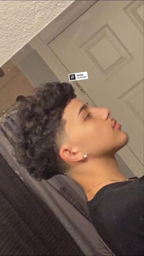 Low Taper Curly Hair, Low Taper Fade Curly Hair, Curly Asian Hair, How To Grow Hair Faster, Black Widget, Male Haircuts, Taper Fade Short Hair, Fade Haircut Curly Hair, Taper Fade Curly Hair