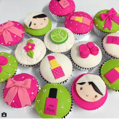 J Spa Themed Cupcakes, Spa Cake, Pamper Party, Good Day Quotes, Spa Party, Themed Cupcakes, Slumber Party, Slumber Parties, 10th Birthday