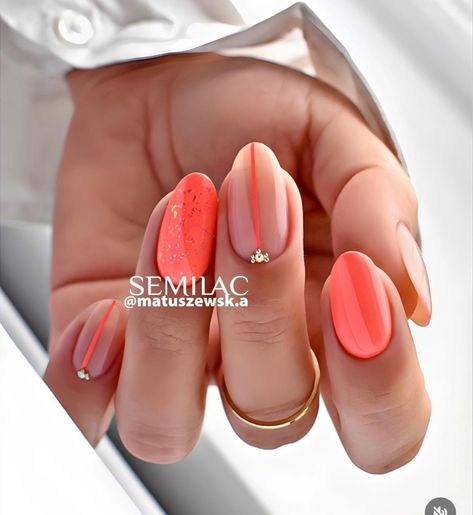 Short Coral Nails, Summer Coral Nails, Coral Nail Designs, Coral Nails With Design, Bright Nail Art, Bright Nail Designs, Short Nail Manicure, Coral Nails, Simple Gel Nails