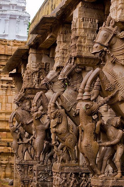 Tamil Architecture, Sri Ranganathaswamy Temple, Srirangam Temple, Ranganathaswamy Temple, Indian Monuments, Temple India, Indian Temple Architecture, India Architecture, Hindu Temples