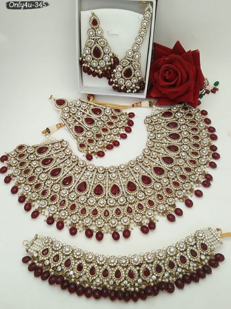 Bridal Jewelery, Good Morning Animation, Desi Aesthetic, Aesthetic Red, Indian Jewelry Sets, Jewellery Sets, Kundan Necklaces, Bridal Jewellery, Fantasy Jewelry