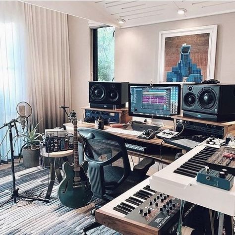 Home Music Studio Ideas, Home Studio Desk, Music Room Design, Home Recording Studio Setup, Recording Studio Setup, Home Studio Ideas, Home Music Rooms, Sound Equipment, Recording Studio Design