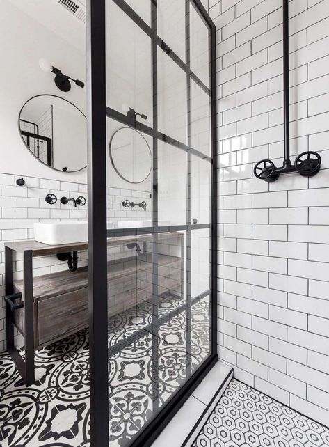 Shower Handles, Industrial Bathroom Decor, Ideas Baños, Shower Panel, Industrial Bathroom, Stil Industrial, Bad Inspiration, Black And White Tiles, Downstairs Bathroom