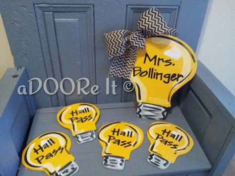 Lightbulb set for classroom teacher Light Bulb Classroom Decor, Lightbulb Classroom Theme, K4 Classroom, Plant Classroom, School Wide Themes, Plants Classroom, Light Vs Dark, Stem Lab, Kindergarten Classroom Decor