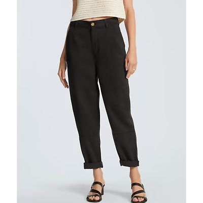 ad eBay - Find many great new & used options and get the best deals for NWT Everlane The Tencel Relaxed Chino Pants in Black Sz 6 at the best online prices at eBay! Free delivery for many products! Utility Barrel Pant, Lyocell Fabric, Drape Pants, Cropped Chinos, Wide Leg Cropped Pants, Black High Waist, High Rise Pants, Tapered Pants, Pleated Pants