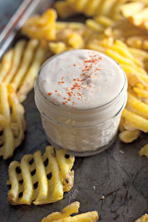 Creamy Fry Sauce Recipe | This Creamy Fry Sauce Recipe is a perfect accompaniment to your favorite fries. So easy to whip up in minutes, you'll be making this yummy sauce to top burgers, rice, hash browns, and more! #FrySauce #Sauce #DippingSauce #FrenchFries #Fries #WaffleFries #YumYumSauce #MomNeedsChocolate Fry Sauce Recipe, Homemade White Cakes, Creamy Dipping Sauce, Sweet Fries, Yum Yum Sauce, Waffle Fries, Mom Needs, Fry Sauce, Brown Sauce