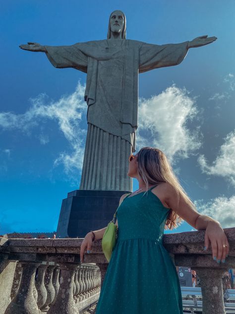 Rio De Janeiro Photo Ideas, Brazil Travel Guide, Brazil Vacation, Rio Photos, Beach Vacation Pictures, Solo Photo, Christ The Redeemer, Woods Photography, Travel Pictures Poses