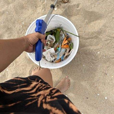 Over 50 people helped clean up over 50lbs of waste at our beach clean up yesterday. While this great news, we’re still hoping for a future where less cleaning up is needed because more acts of waste prevention are occurring. Thank you to those who participated in our clean up! If you missed this one you can join our next one on Saturday, August, 31st at Doheny State Beach. #huntingtonbeach #orangecounty #bolsachicawetlands #bolsachicastatebeach #beachcleanup #zerowaste #zerowastelifestyle Still Hoping, Beach Clean Up, Goal Board, Clean Beach, Zero Waste Lifestyle, 2025 Vision, Us Beaches, Huntington Beach, Beach Aesthetic