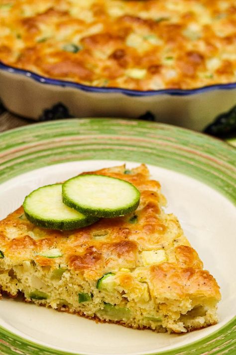 Crustless Zucchini Quiche Zuchinni Quiche, Crustless Zucchini Quiche, Zucchini Quiche Recipes, Roasted Veggie Salad, Zucchini Quiche, Delicious Quiche, Zucchini Pie, Dairy Recipes, Bacon Quiche