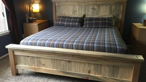 Diy Cal King Bed Frame, California King Bed Frame Diy, King Size Bed Plans, Diy Farmhouse Bed King, Cabin Room Ideas, Diy Bed Frames, Headboard Plans, Beds Headboard, King Size Bed Frame Diy