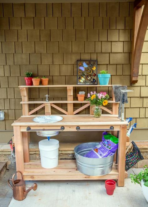 Galvanized Tub Sink, Potting Bench With Sink, Tool Storage Ideas, Potting Bench Ideas, Diy Potting Bench, Potting Bench Plans, Potting Station, Outdoor Potting Bench, Potting Benches