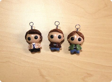 Supernatural Clay Ideas, Supernatural Crafts, Fandom Jewelry, Polymer Project, Polymer Clay Figures, Polymer Clay Miniatures, Clay Miniatures, Polymer Clay Charms, Diy Clay Crafts