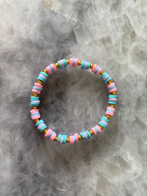 clay bead bracelet  :stretchy Pink And Blue Bracelets, Clay Bead Bracelet Ideas No White, Cute Clay Bead Ideas, Make Clay Beads, Preppy Inspo, Colorful Bead Bracelets, Clay Bracelets, Clay Bead Necklace, Crafts Beads