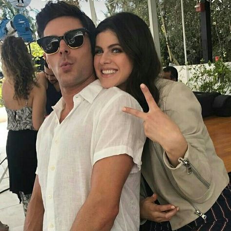 Alexandra Daddario☆Zac Efron (May2017) Zac Efron And Alexandra Daddario, Alexandria Daddario, Laura Vandervoort, Kristin Kreuk, Alexandra Daddario, Zac Efron, Christina Hendricks, Baywatch, Jonas Brothers