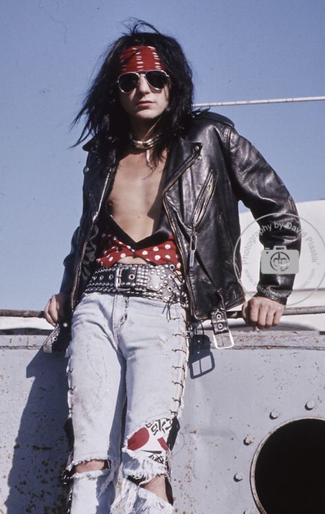 Glam Rock Outfit Men, Rockstar Outfit Men, 80s Rock Outfit, Glam Rock Outfits, 1980s Mens Fashion, 80s Rock Fashion, 80s Glam Rock, 80s Hair Metal, Glam Rock Style