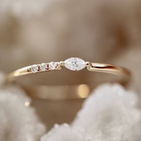 Dainty Diamond Ring, Marquise Diamond Ring, Zierlicher Ring, Fine Diamond Jewelry, Morganite Engagement Ring, Marquise Diamond, Ring Dainty, Emerald Engagement Ring, Ring Diamond