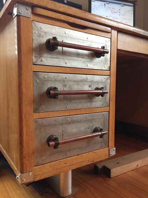 Turning an old teacher's desk into something steampunk-ish: Metal foil tape, rivets, copper bell hangers, aged copper pipe for pulls Copper Steampunk, Drawer Pulls Diy, Copper Shelf, Steampunk Desk, Copper Bedroom, Wire Plant, Tanker Desk, Copper Furniture, Teacher's Desk