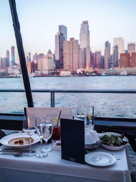 New York Romantic, New York Luxury, Luxury Lifestyle Travel, Nyc Lifestyle, Luxury Lifestyle Girly, Ny Life, Dinner Cruise, City Lifestyle, Nyc Life