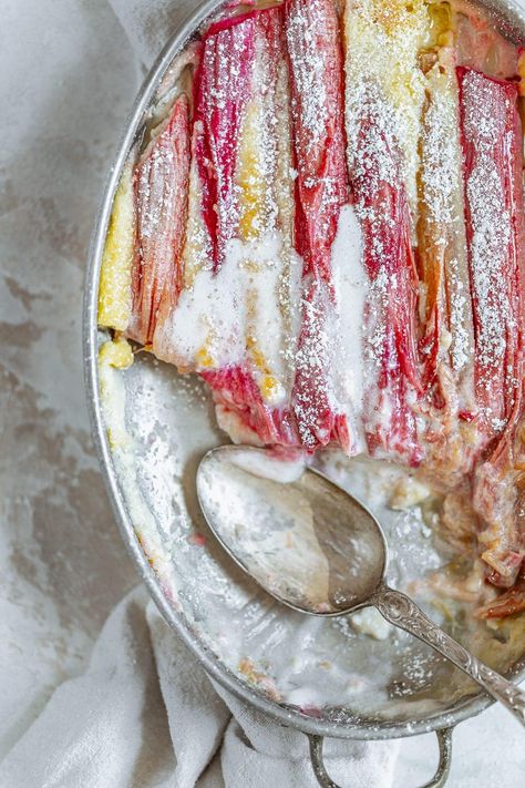 Pistachio Frangipane, Rhubarb Galette, Galette Des Rois Recipe, Hazelnut Tart, Tart Fruit, Rhubarb Tart, Frangipane Tart, Bakewell Tart, Rhubarb Recipes