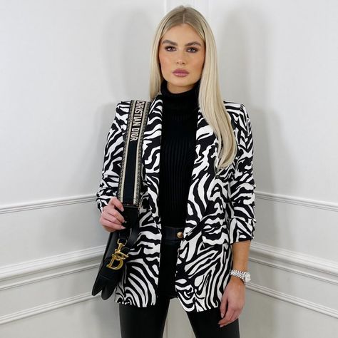 Blazer Summer Outfits, Print Jacket Outfit, Zebra Print Clothes, Ruched Sleeve Blazer, Paris Girl, Europe Outfits, Spring Outfits 2022, Ruched Sleeve, Cute Spring Outfits