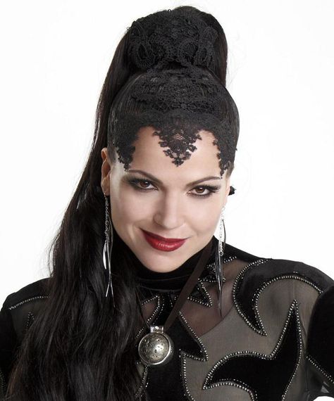 My costume inspiration Evil Queen Hairstyles, Queen Hairstyles, Evil Queen Costume, Evil Queens, Fair Outfits, Cartoon Hair, Regina Mills, Hair Png, Queen Hair