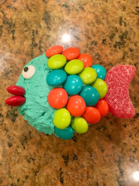 Fish Cupcakes, Fishing Cupcakes, Fishing Birthday Party, Cupcake Decorating Tips, Ocean Birthday, Fun Money, Cupcake Wars, Kids Treat, Fish Cake