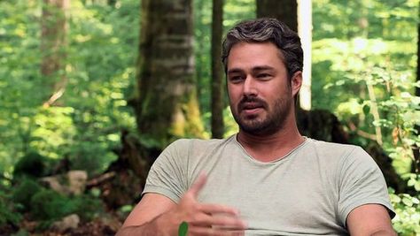 The Forest Interview Taylor Kinney (2016) 1930s Hair, Dyed Hair Men, 4b Hair, Best Hair Dye, Hair Dyes, Taylor Kinney, Rugged Style, Color Your Hair, Going Gray