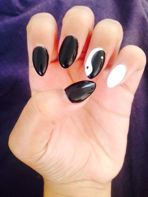 Bow Nail Art Designs, Nail Art Step By Step, Ying Yang Nails, Yin Yang Nails, Art Step By Step, Bow Nail Art, Bow Nail, Funky Nail Art, Latest Nail Trends