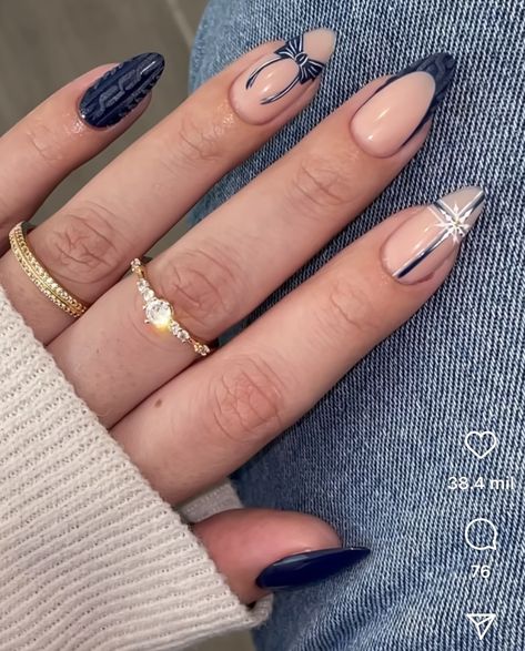 Navy Nails Design, Blue Christmas Nails, Navy Nails, Xmas Nails, Fire Nails, Classy Nails, Christmas Nail, Pretty Acrylic Nails, Chic Nails