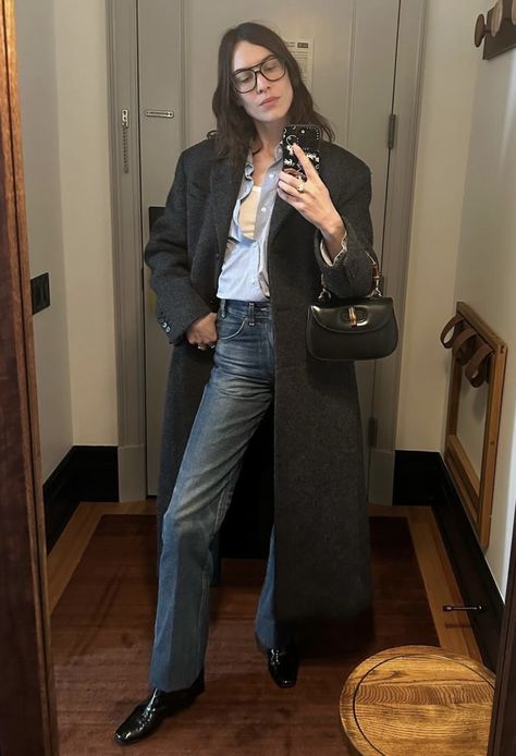 Alexa Chung Style Winter, Friday Wear, Minimalistic Outfits, Alexa Chung Style, Outfit Inspiration Women, What To Wear Today, Kaia Gerber, Fashion Icons, Fall Fits