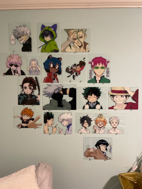 Simple Anime Room Decor, Naruto Room Decor Ideas, Anime Inspired Room Decor, Anime Room Decor Aesthetic, Anime Collage Drawing, Anime Wall Decor Bedroom, Anime Wall Ideas, Wall Drawing Bedroom Art Ideas, Anime Wall Collage