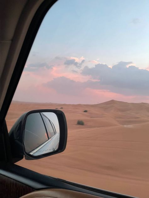 #dubai #desert Police Snap, Travel Snapchat, Poses Travel, Snap Map, Dubai Video, Snapchat Video, Dubai Vacation, Dubai Airport, Dubai Aesthetic