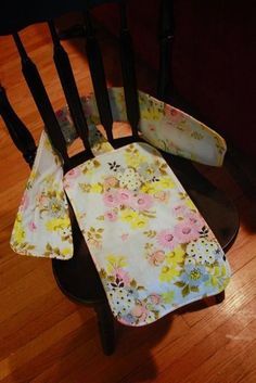 Travel High Chair, Portable High Chairs, Sew Baby, Kam Snaps, Diy Bebe, Baby Sewing Projects, Baby Projects, Toddler Age, Baby Seat