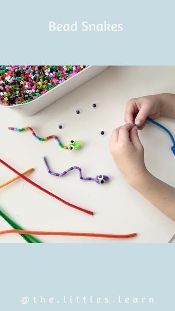 Tara • The Littles Learn • Learning and Playing on Instagram: "🐍 Bead Snakes!! 🐍 The boys went crazy for these snakes!! It kept them busy for soooo long!! 🙌🏼 All I could think about was how they were getting the best little fine motor skills workout EVER!!! You’ll need: Pipe Cleaners Beads Glue Googly eyes (optional but snakes do kinda need eyes 👀) I made a stack of pipecleaner snake heads ready for the kids because making the head shape was a bit tricky for them…but then they went to town Threading Beads, Burns Day, Snake Heads, Snake Birthday, Snake Crafts, Snake Party, Rainbow Snake, Gratitude Activities, Rainbow Serpent