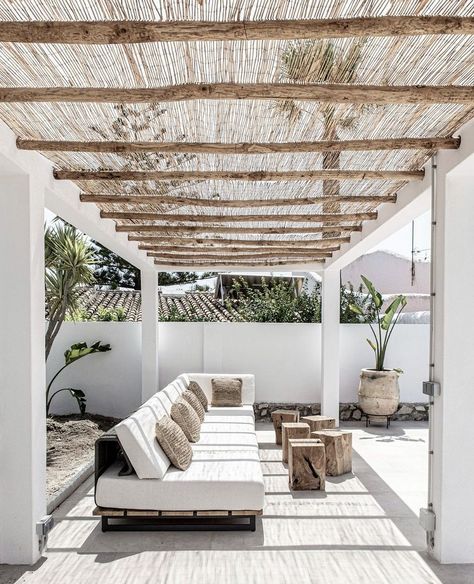 Scandinavian Style Home, Ibiza Style, Ibiza Fashion, Backyard Living, Outdoor Design, Outdoor Lounge, Outdoor Entertaining, Pool House, Beautiful Interiors