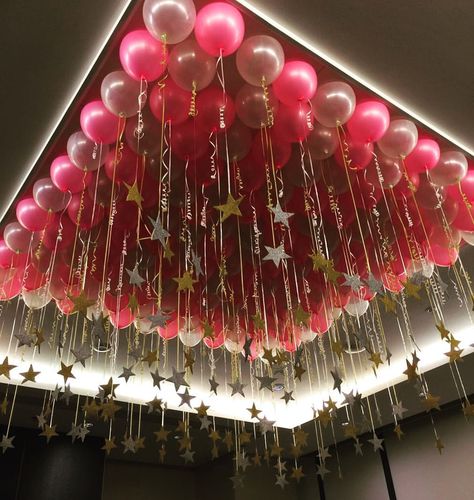 Balloon Roof Ceilings, Star Balloon Decorations, Balloons Hacks, Ceiling Party Decorations, Bridal Room Decor, Ground Photo, Balloon Hacks, Sweet 16 Party Themes, Roof Decoration