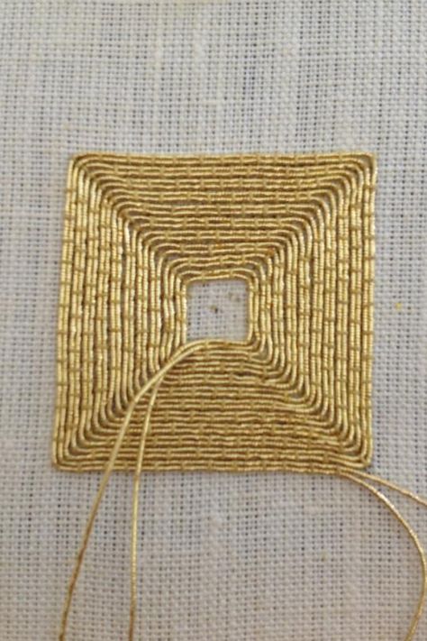 #weaving #wire #wireweaving this is actually needlework, but would be really cool in wire! Goldwork Square Gold Work Embroidery, Tambour Embroidery, Crazy Quilting, Needlepoint Stitches, Handwork Embroidery Design, Ribbon Work, Gold Embroidery, Gold Work, Embroidery Inspiration