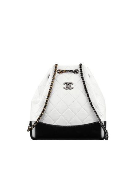 facf9f743b083008a894eee7baa16469desc43846620ri Chanel Style Outfits, Mochila Chanel, Chanel Fashion Outfits, Silver Png, Chanel Clutch Bag, Byun Jungha, Tas Lv, Chanel Clutch, Chanel Inspired