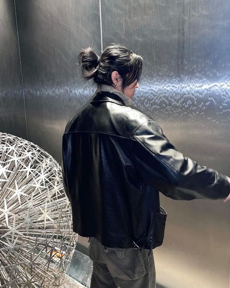 Long Black Hair Ponytail Male, Long Hair Dudes Aesthetic, Long Black Hair Guy Aesthetic, Men Long Hair Aesthetic, Warrior Hairstyles Men, Aesthetic Manbun, Masculine Ponytail, Manbun Aesthetic, Black Long Hair Men