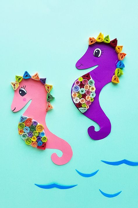 Quilled Seahorse Craft with Free Printable Template Quilled Seahorse, Sea Horse Craft, Horse Crafts Kids, Seahorse Craft, Seahorse Crafts, Ocean Craft, Craft For Beginners, Cute Seahorse, Seahorse Art