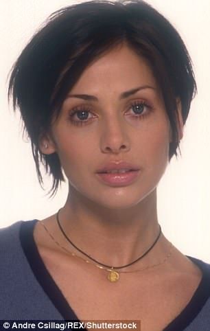 Natalie Imbruglia Style, Natalie Imbruglia Hair, Natalie Umbriglia, Natalie Umbriglia Short Hair, Natalie Imbruglia 90s, Natalie Imbruglia Short Hair, Justine Frischmann, Short Bob Pixie, Women Short Bob