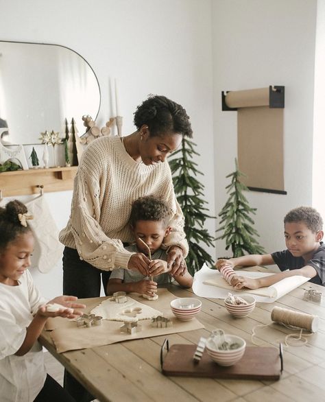 Black Homemaker Aesthetic, Black Homemaker, Soft Mom Aesthetic, Black Moms Aesthetic, Black Stay At Home Mom Aesthetic, Black Mom Aesthetic, Soft Life Aesthetic Black Mom, Young Mom Aesthetic, Black Motherhood Aesthetic