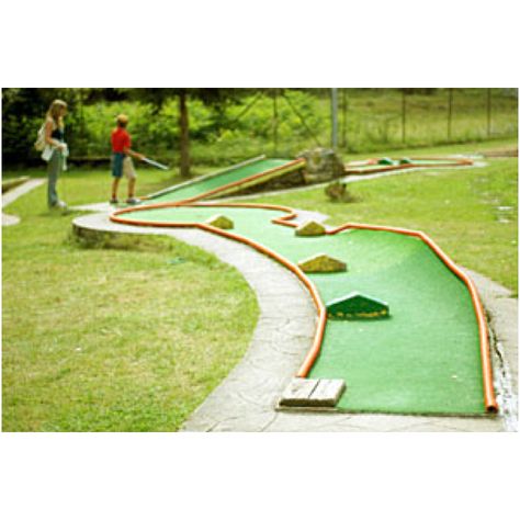 Mini golf course!<3 Mini Putt, Indoor Mini Golf, Putt Putt Golf, Top Golf Courses, Adventure Golf, Crazy Golf, Miniature Golf Course, Mini Golf Course, Miniature Golf